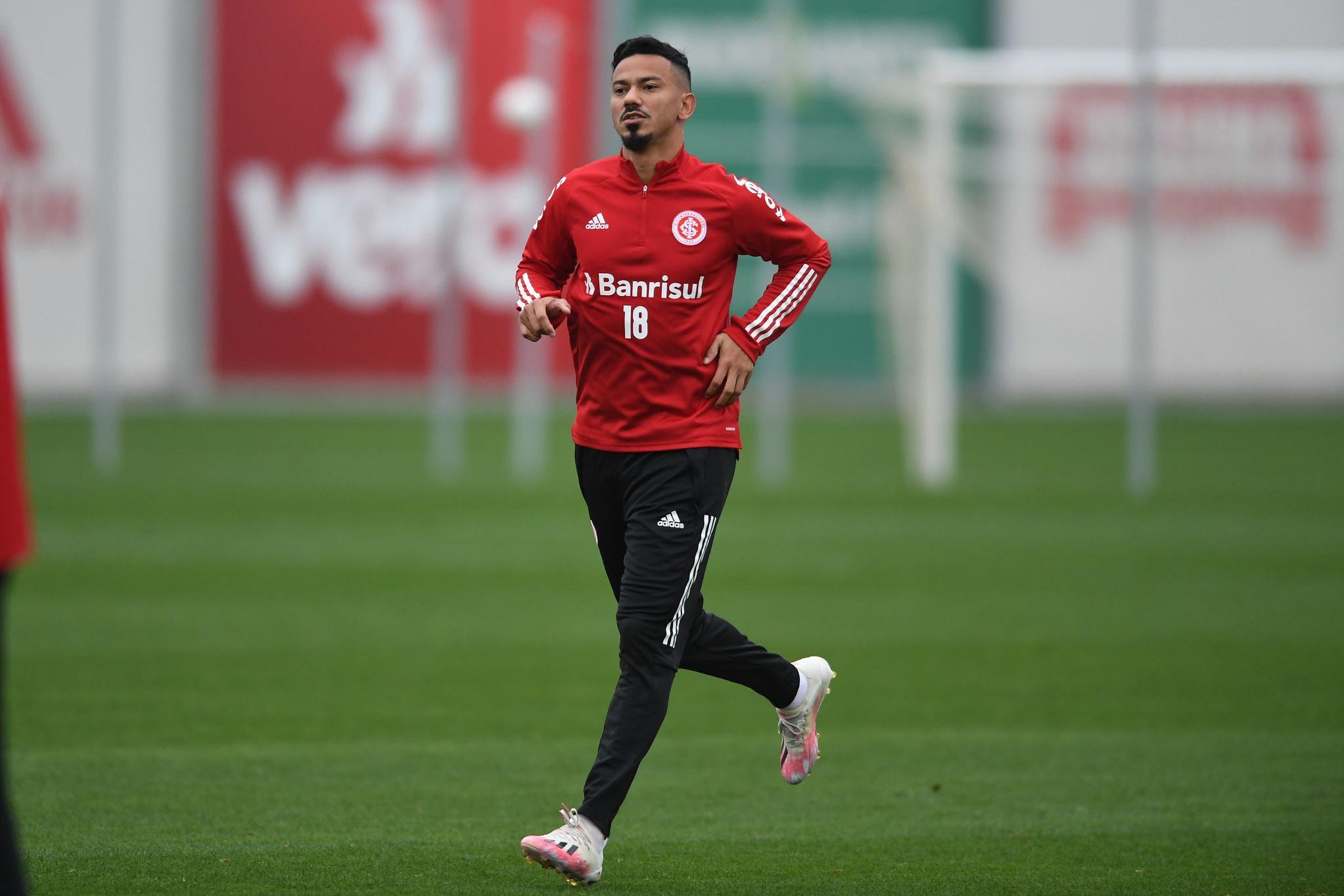 Inter de Rodrigo Lindoso deve ter altera&ccedil;&otilde;es na equipe para enfrentar o Atl&eacute;tico-GO