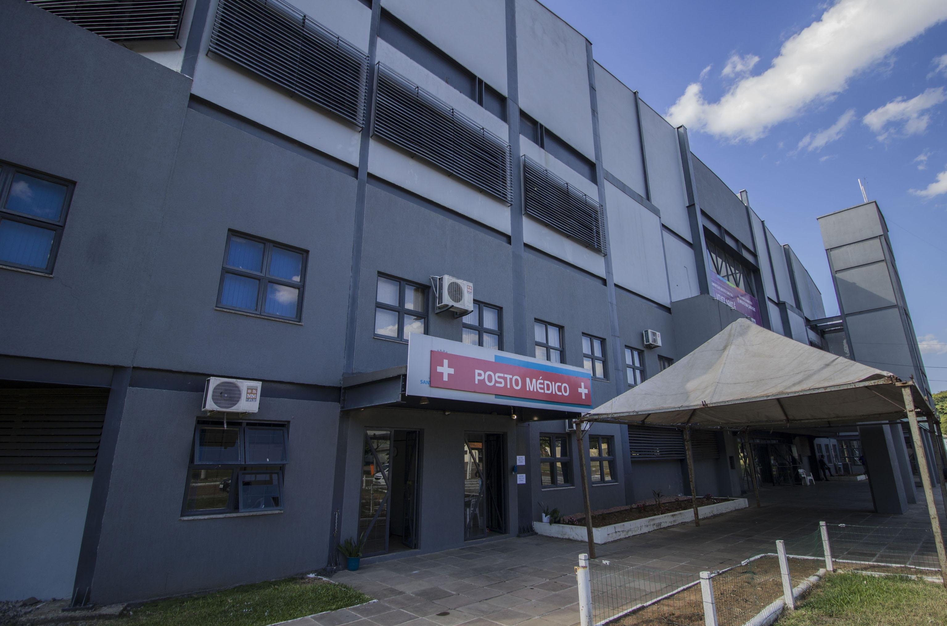 O Hospital de Campanha est&aacute; funcionando desde 23 de mar&ccedil;o, com 50 leitos montados na quadra do Gin&aacute;sio Poliesportivo do Parque da Oktoberfest