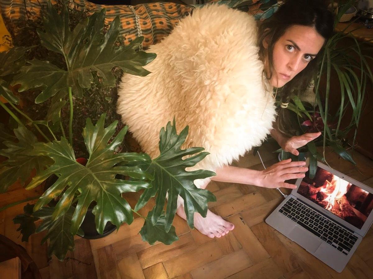 "Olar Universo" com Luciana Paes