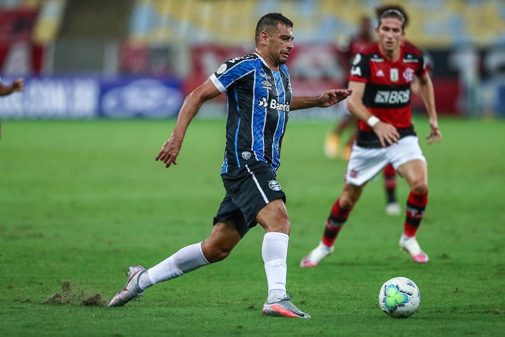 Diego Souza far&aacute; um exame de imagem na coxa esquerda para saber a gravidade da les&atilde;o