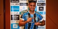 Na apresentação, Everton disse estar pronto para estrear com a camisa do Grêmio, mas depende de uma conversa que terá com Renato Portaluppi