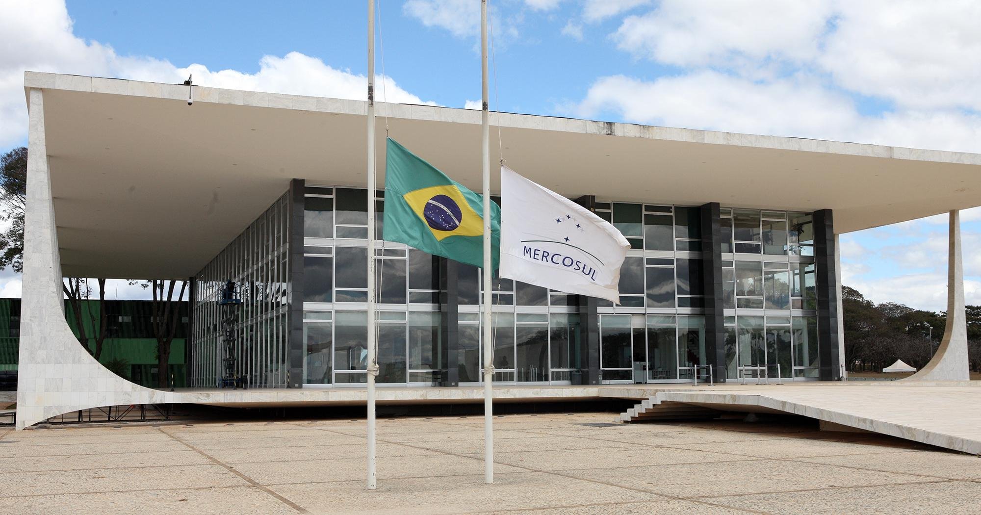 O pedido, que une direita e esquerda, foi apresentado em abril por DEM, MDB, PSB, PDT, PL, PP, PCdoB, PSD, PSDB, PT, Cidadania, PSOL, Solidariedade, PTB, PSL, Republicanos e Podemos