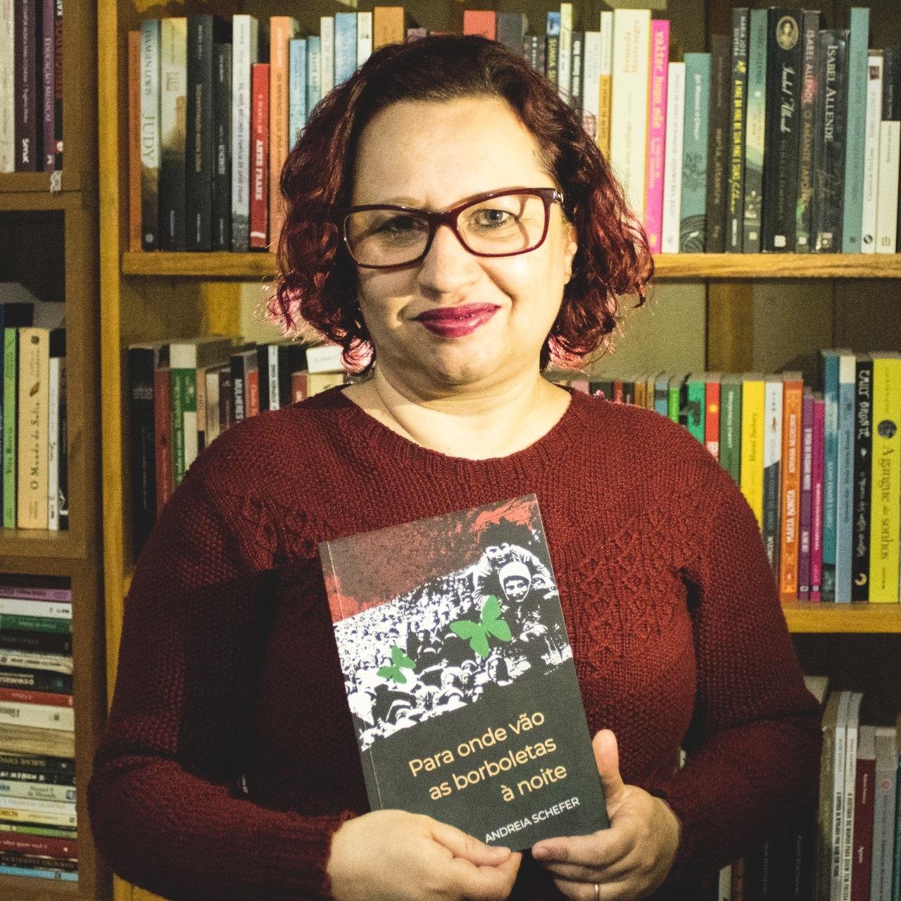 Andreia Schefer &eacute; professora de Literatura e L&iacute;ngua Portuguesa