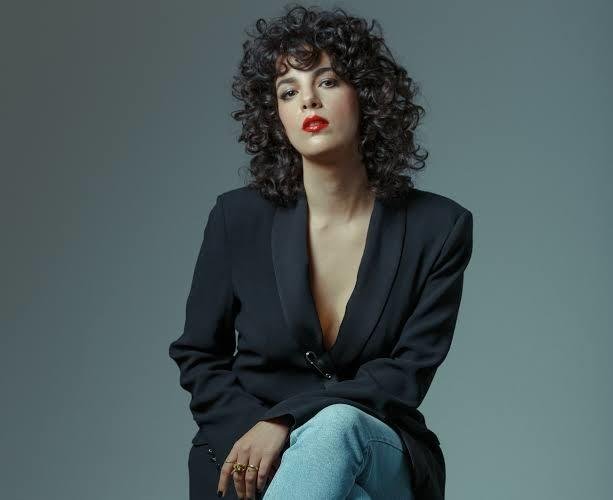 Cantora C&eacute;u &eacute; uma das participantes do festival