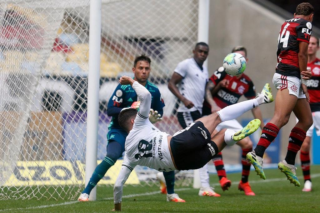Pedro Raul abriu o placar do jogo para o Botafogo, mas o Flamengo empatou em cobran&ccedil;a de penalidade m&aacute;xima de Gabriel