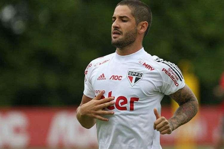 Expectativa colorada era anunciar o atacante na &uacute;ltima semana