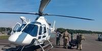 Equipe especializada em bombas embarcou em helicóptero do Batalhão de Aviação da BM, em Porto Alegre.