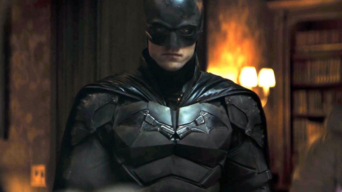 Robert Pattinson como Batman, no trailer de "The Batman".