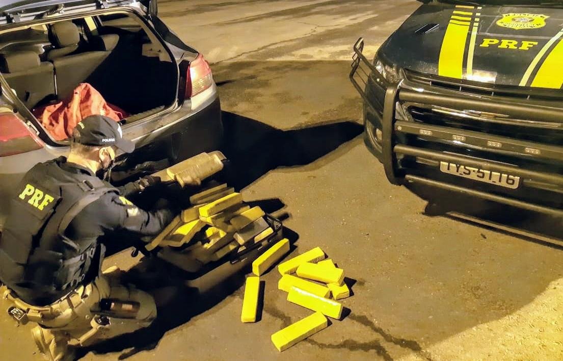 Casal foi preso com mais de 40 quilos de maconha em Ros&aacute;rio do Sul