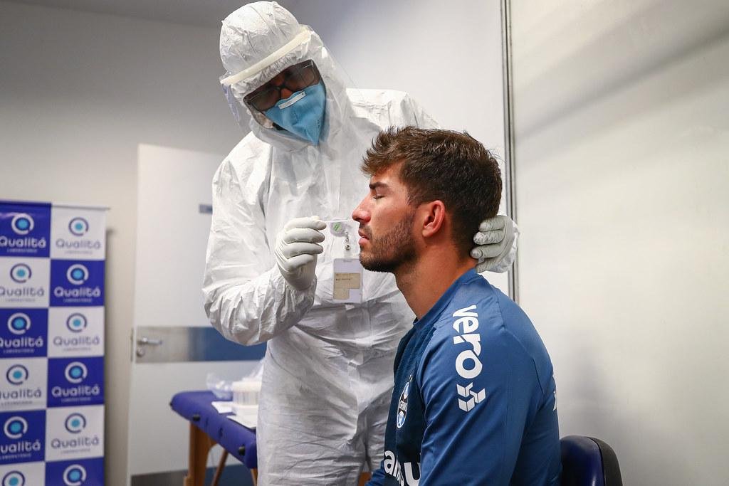 Todos os 64 testes para detectar a Covid-19 no Gr&ecirc;mio deram negativo