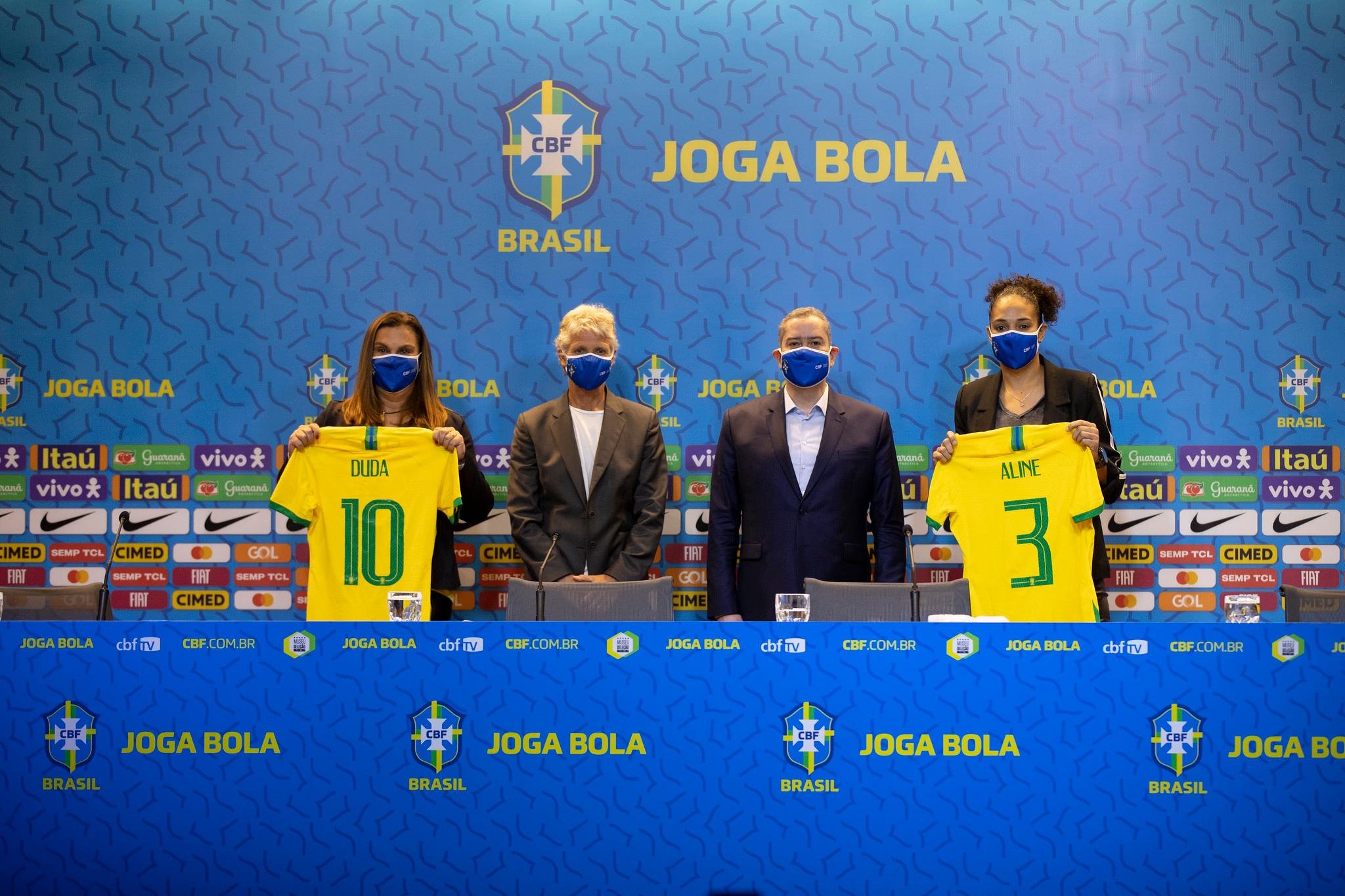Duda Luizelli e Aline Pellegrino s&atilde;o as novas coordenadoras de futebol feminino da CBF