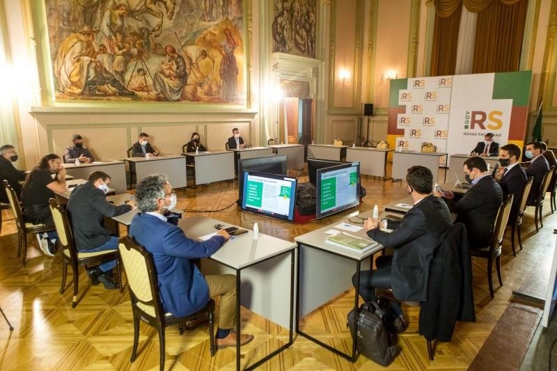 De forma presencial ou por videoconfer&ecirc;ncia, 12 partidos estiveram representados no encontro com o governo sobre a Reforma Tribut&aacute;ria