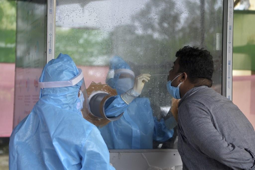 Em n&uacute;mero de mortes pela Covid-19, pa&iacute;s est&aacute; em terceira posi&ccedil;&atilde;o