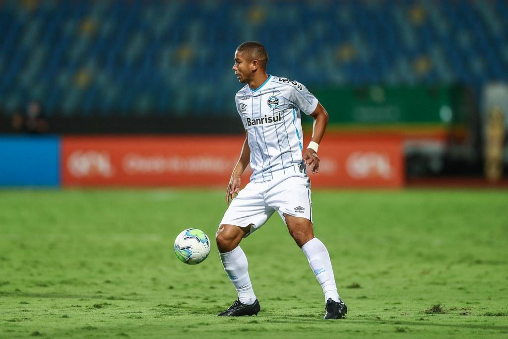 David Braz ser&aacute; titular do Gr&ecirc;mio contra o Bahia e ter&aacute; Paulo Miranda como companheiro na Arena Pitua&ccedil;u