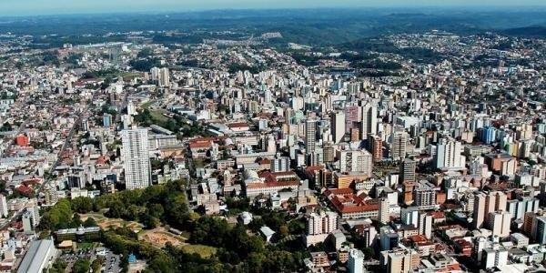 A prefeitura de Caxias do Sul lembra que a volta &agrave;s aulas &eacute; vedada se o munic&iacute;pio estiver em bandeira vermelha ou preta