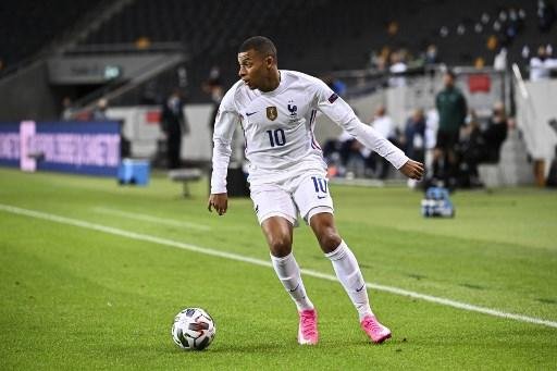 Mbapp&eacute; testou positivo para Covid-19 e desfalca Fran&ccedil;a diante da Cro&aacute;cia