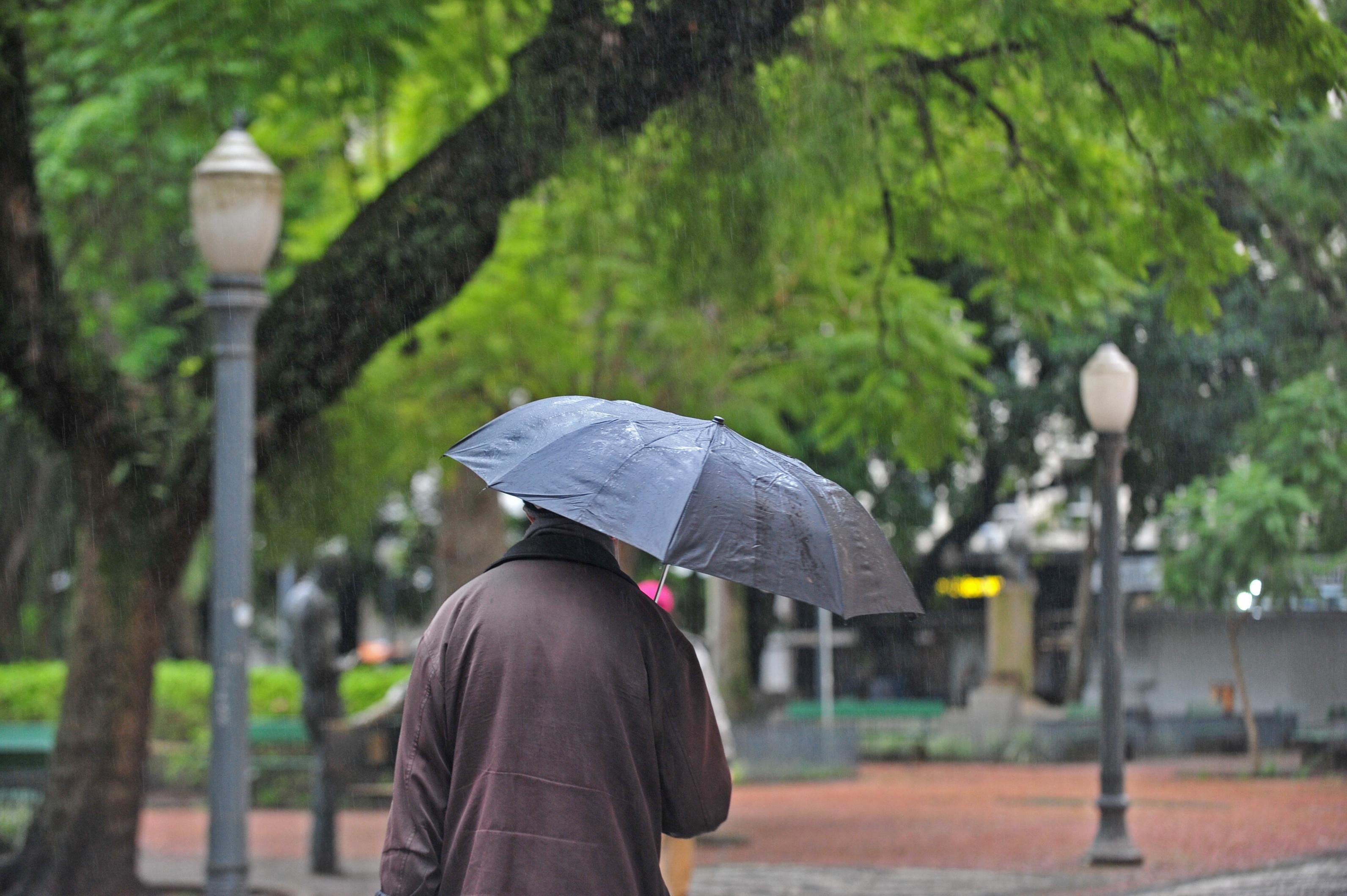 Fortes temporais podem atingir o RS nesta sexta-feira