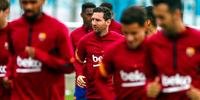 Messi volta a treinar no Barcelona