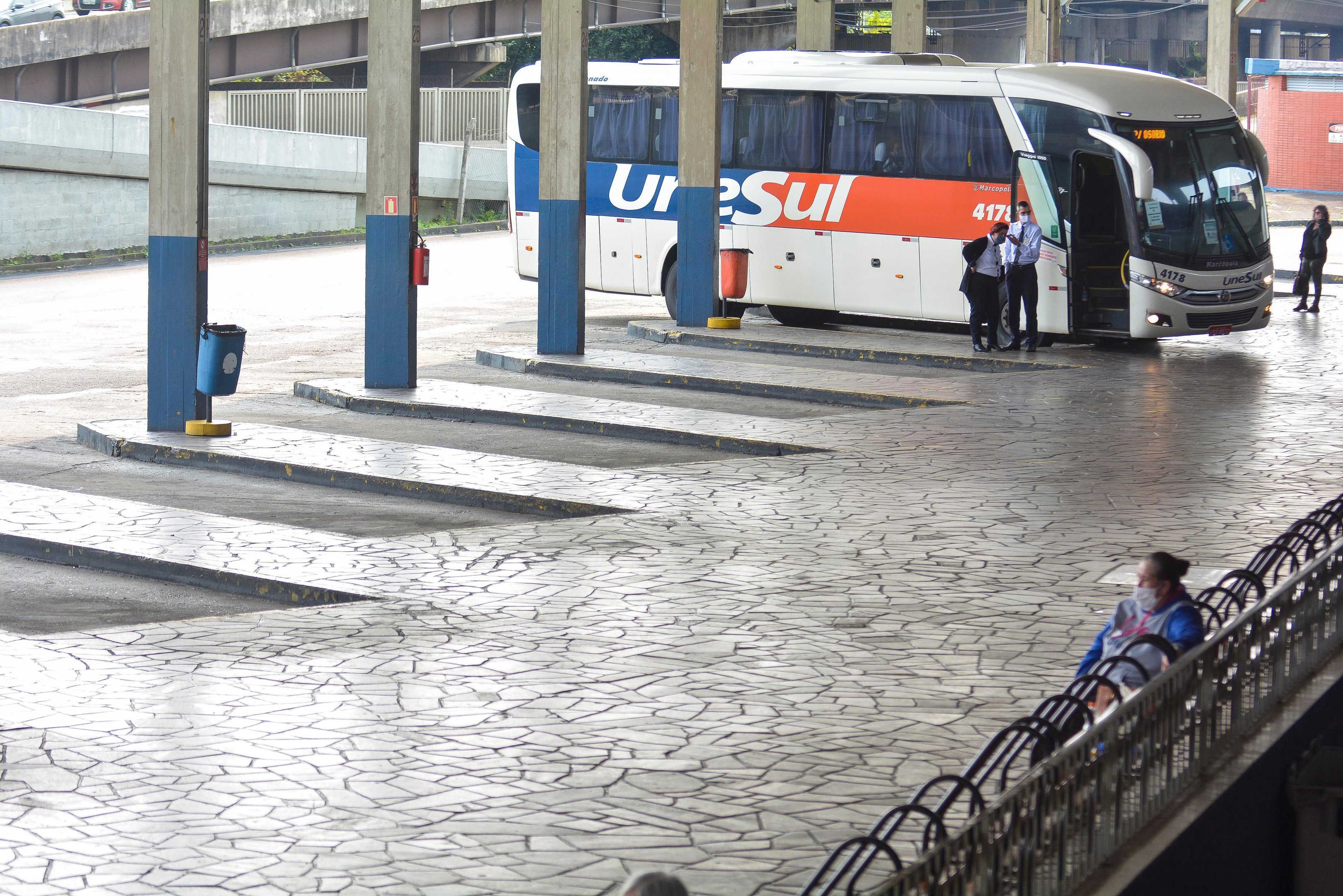 Movimenta&ccedil;&atilde;o na Rodovi&aacute;ria de Porto Alegre &eacute; de aproximadamente duas mil pessoas por dia