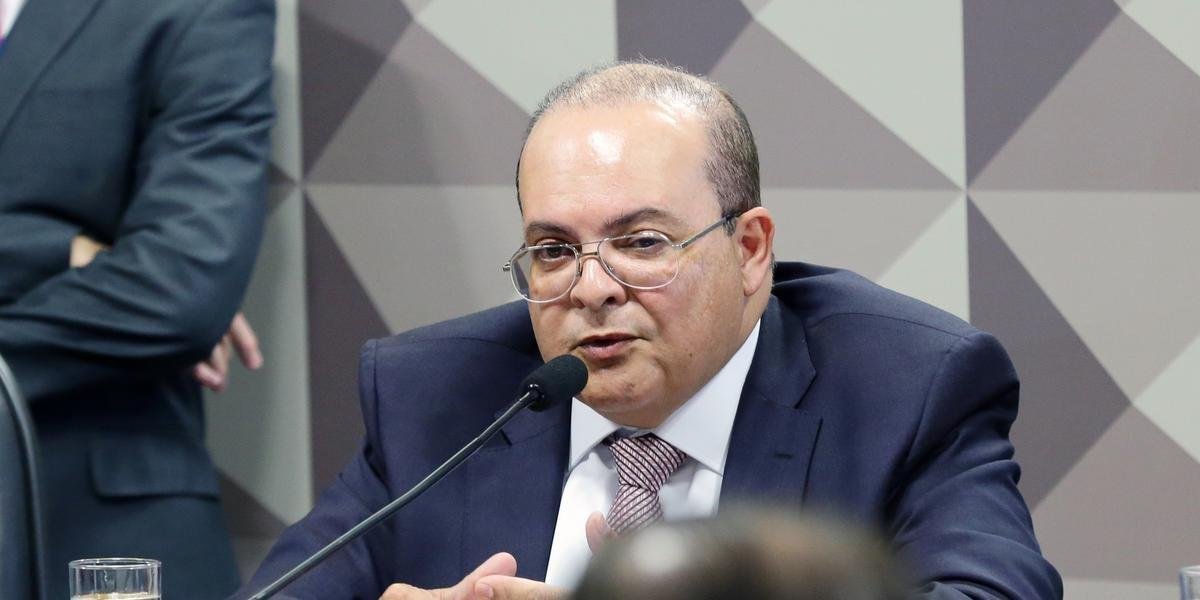 Segundo a sua assessoria, o mandat&aacute;rio sente "um leve mal-estar provocado por tosse
