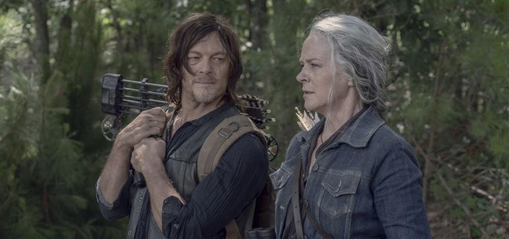 Em cena est&atilde;o os atores Norman Reedus e Melissa McBride