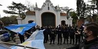 Policiais argentinos protestam por melhores salários