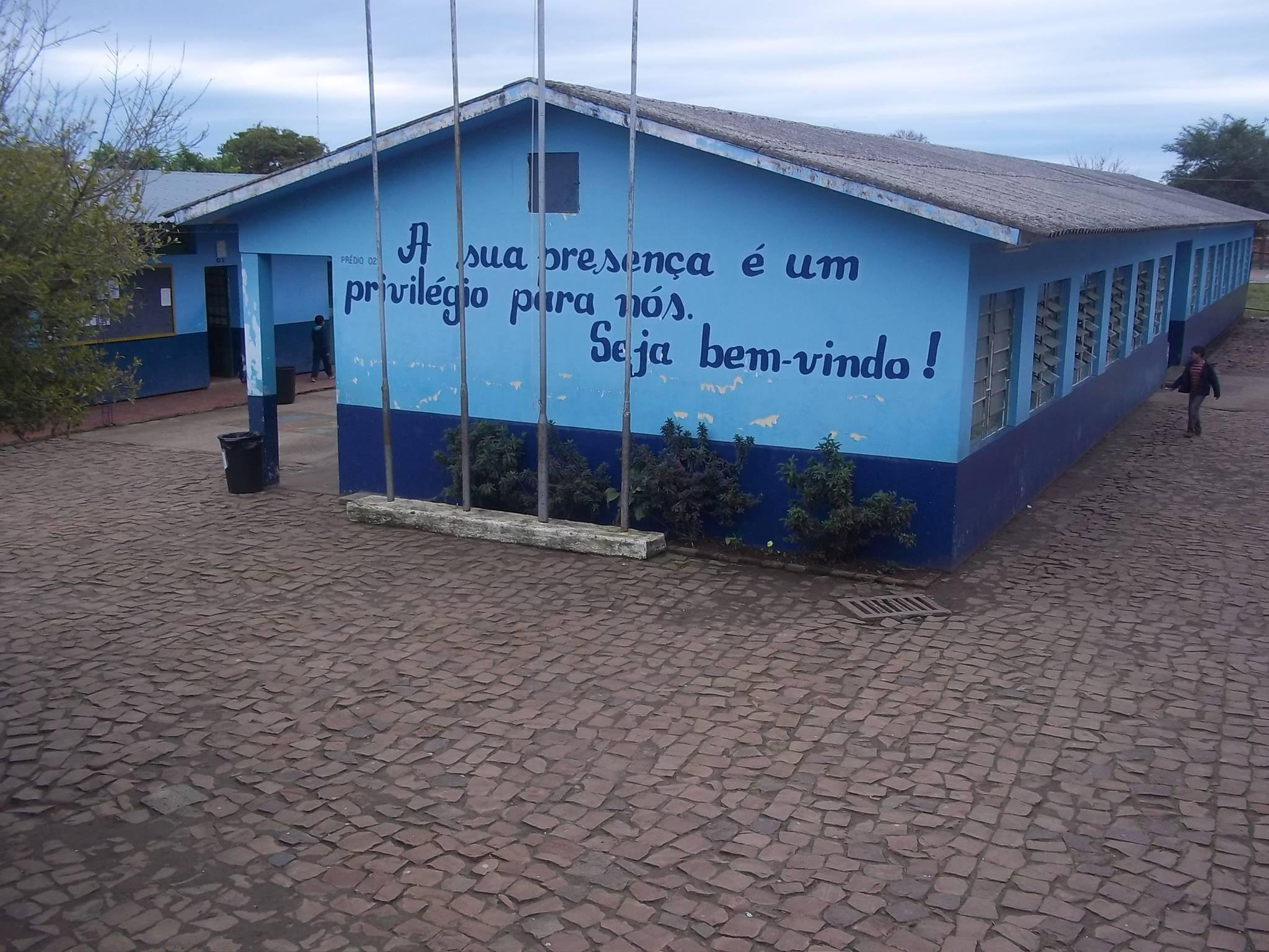 Medida vale para a rede municipal de educa&ccedil;&atilde;o infantil e do ensino fundamental