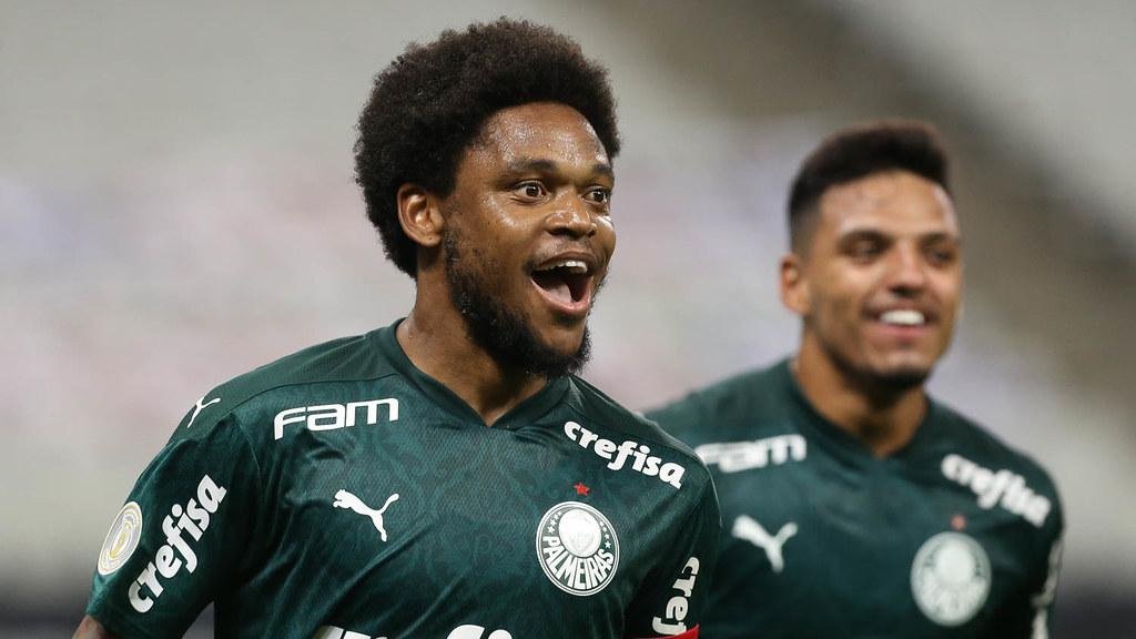 Luiz Adriano abriu o placar de p&ecirc;nalti