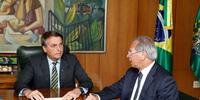 Bolsonaro diz debater com sua equipe econômica para combater ''legalmente'' a alta do dólar