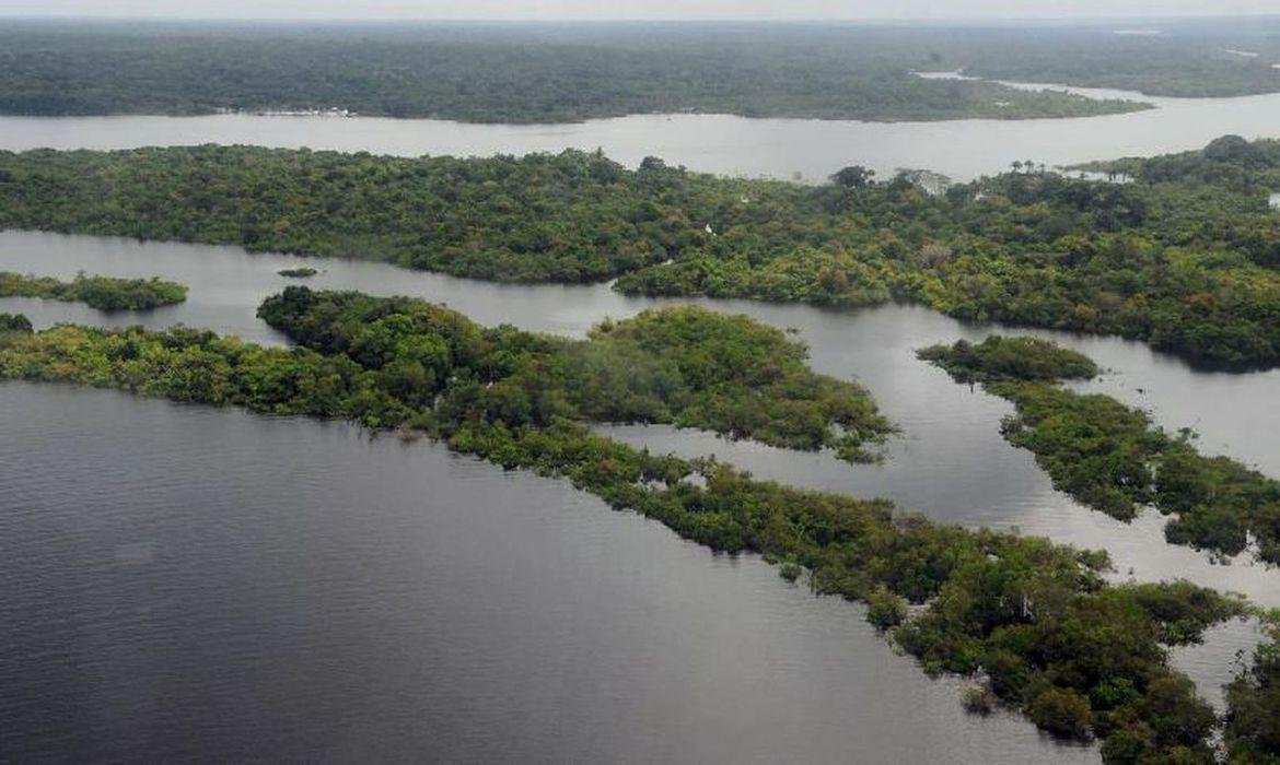 Mour&atilde;o diz que vai sobrevoar Amaz&ocirc;nia