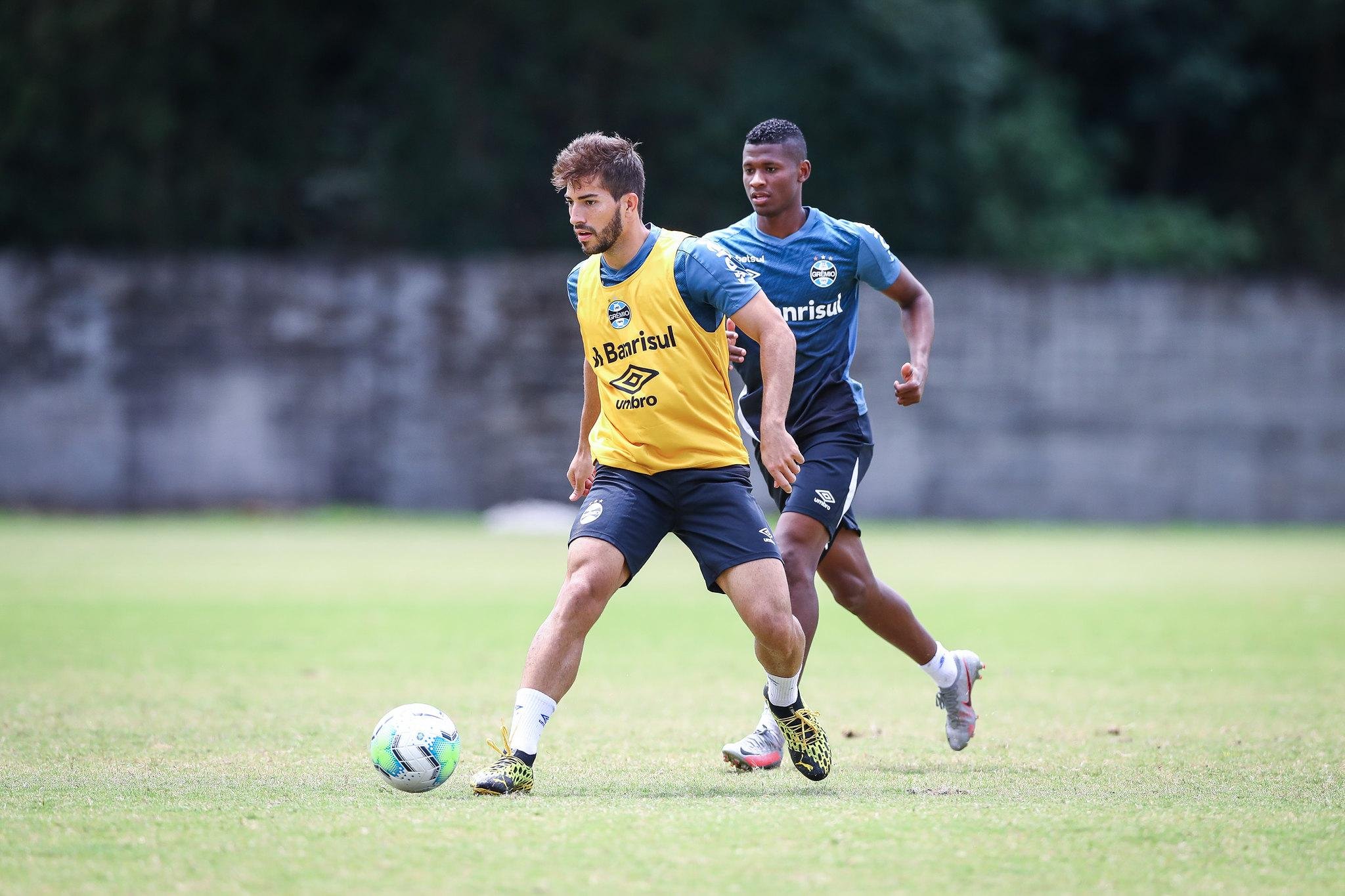 Gr&ecirc;mio deve ter Lucas Silva entre os titulares neste domingo