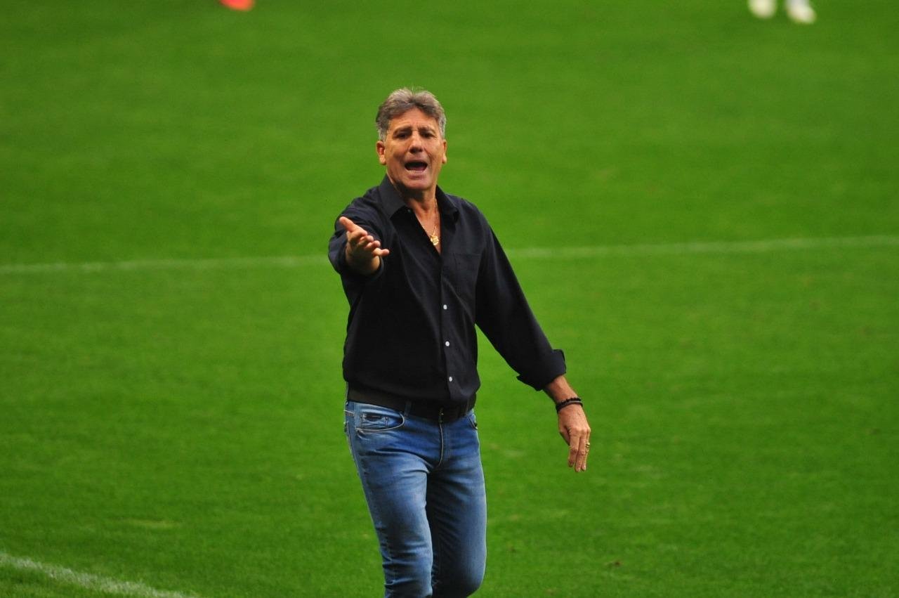 Renato Portaluppi pediu para torcida do Gr&ecirc;mio n&atilde;o sonhar com a contrata&ccedil;&atilde;o de Cavani