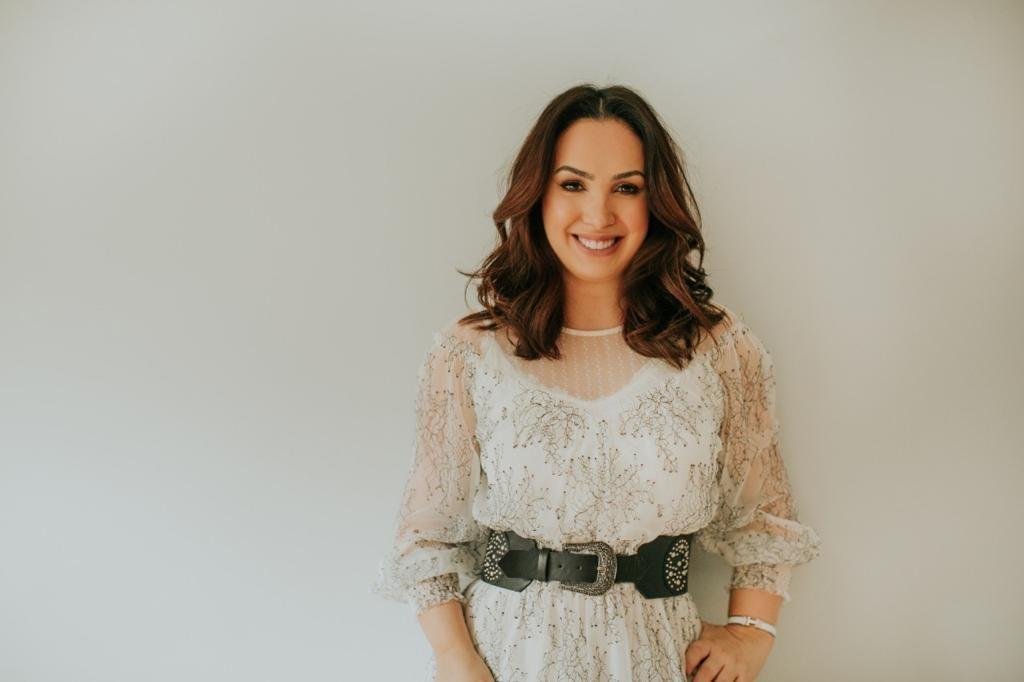 Comunicadora e empres&aacute;ria Camila Menezes tem experi&ecirc;ncia no setor esportivo e do agroneg&oacute;cio