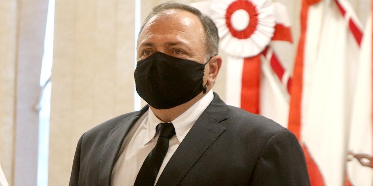 O fim de interinidade de Pazuello no cargo coincide com o dia em pa&iacute;s registra o menor n&uacute;mero de mortes por Covid-19