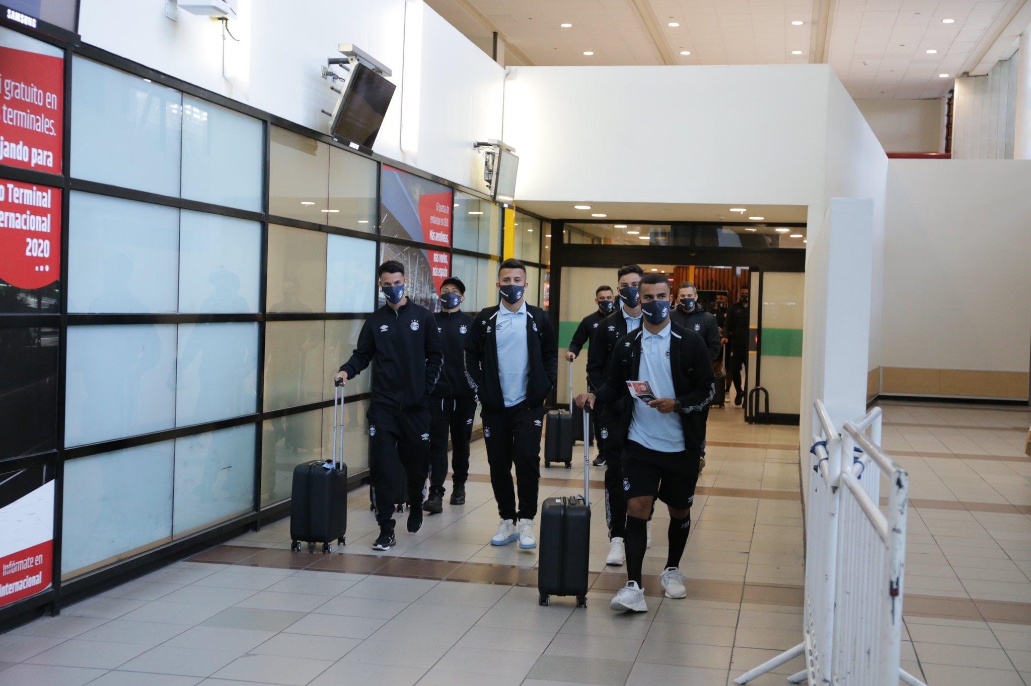 Delega&ccedil;&atilde;o do Gr&ecirc;mio chegou ao Chile e far&aacute; treino na tarde desta ter&ccedil;a-feira