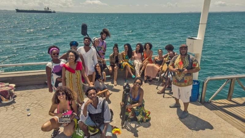 Equipe e elenco da s&eacute;rie &ldquo;N&oacute;s somos pares&rdquo;, de Camila de Moraes, gravada em Salvador