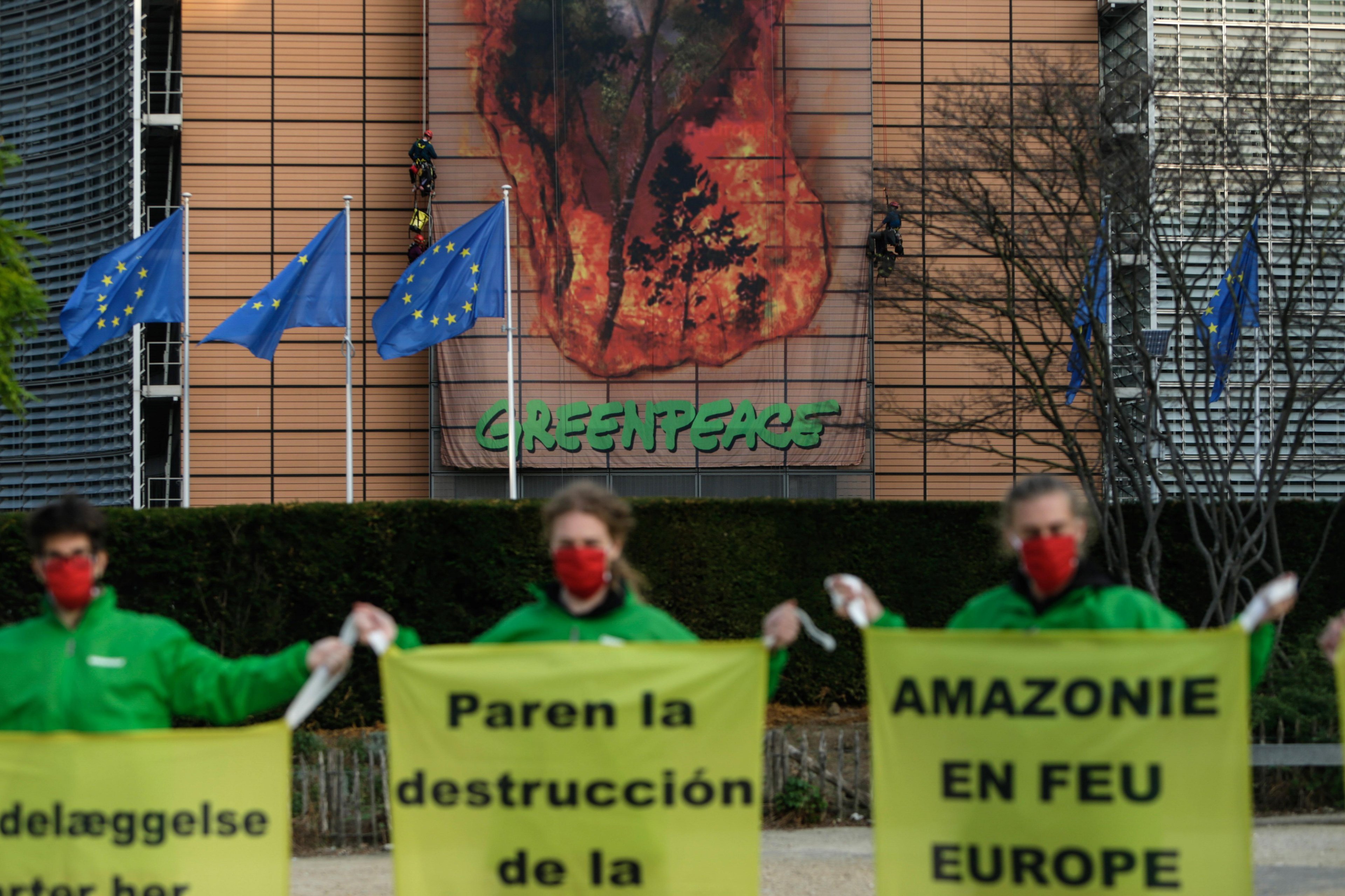 Nas &uacute;ltimas semanas diferentes protestos ocorreram na Europa por conta das queimadas no Brasil
