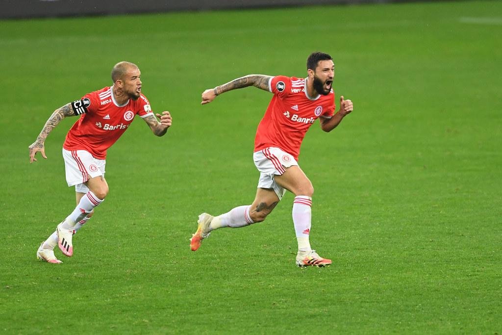 Boschilia marcou o gol da vit&oacute;ria e comemorou "a volta da confian&ccedil;a"