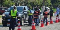 Os motoristas eram parados e convidados a participar da ação em Porto Alegre