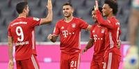 Bayern atropelou o Schalke 04 na abertura do Alemão
