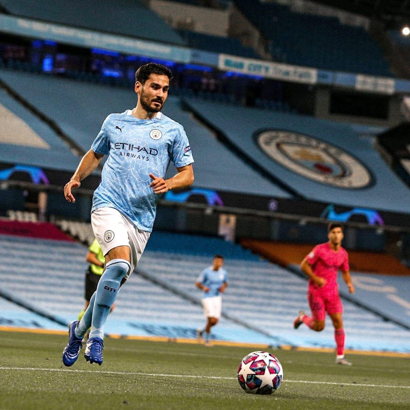 Jogador do Manchester City testa positivo para Covid-19
