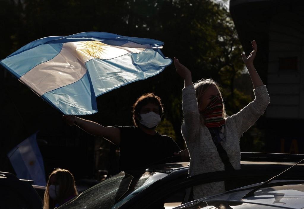Argentinos foram as ruas, h&aacute; uma semana, para protestar contra a quarentena no pa&iacute;s