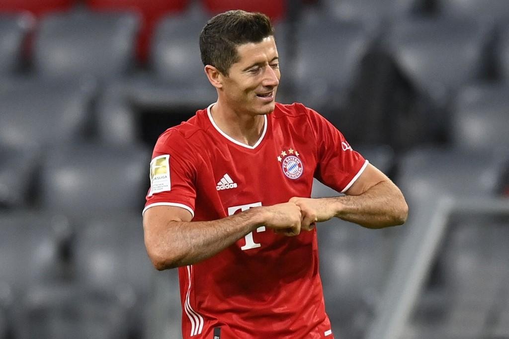 Robert Lewandowski, Manuel Neuer e Kevin de Bruyne disputam o pr&ecirc;mio