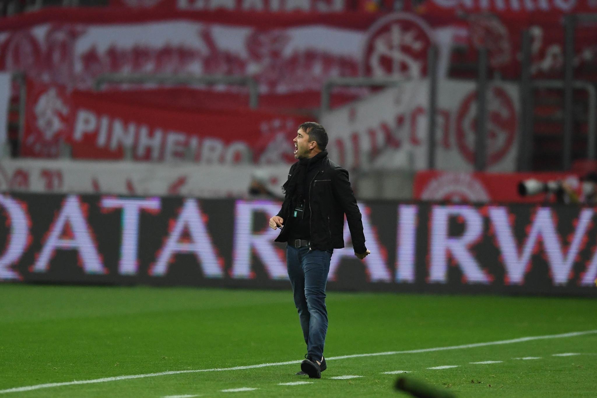 Coudet lamentou mais uma derrota em cl&aacute;ssico Gre-Nal