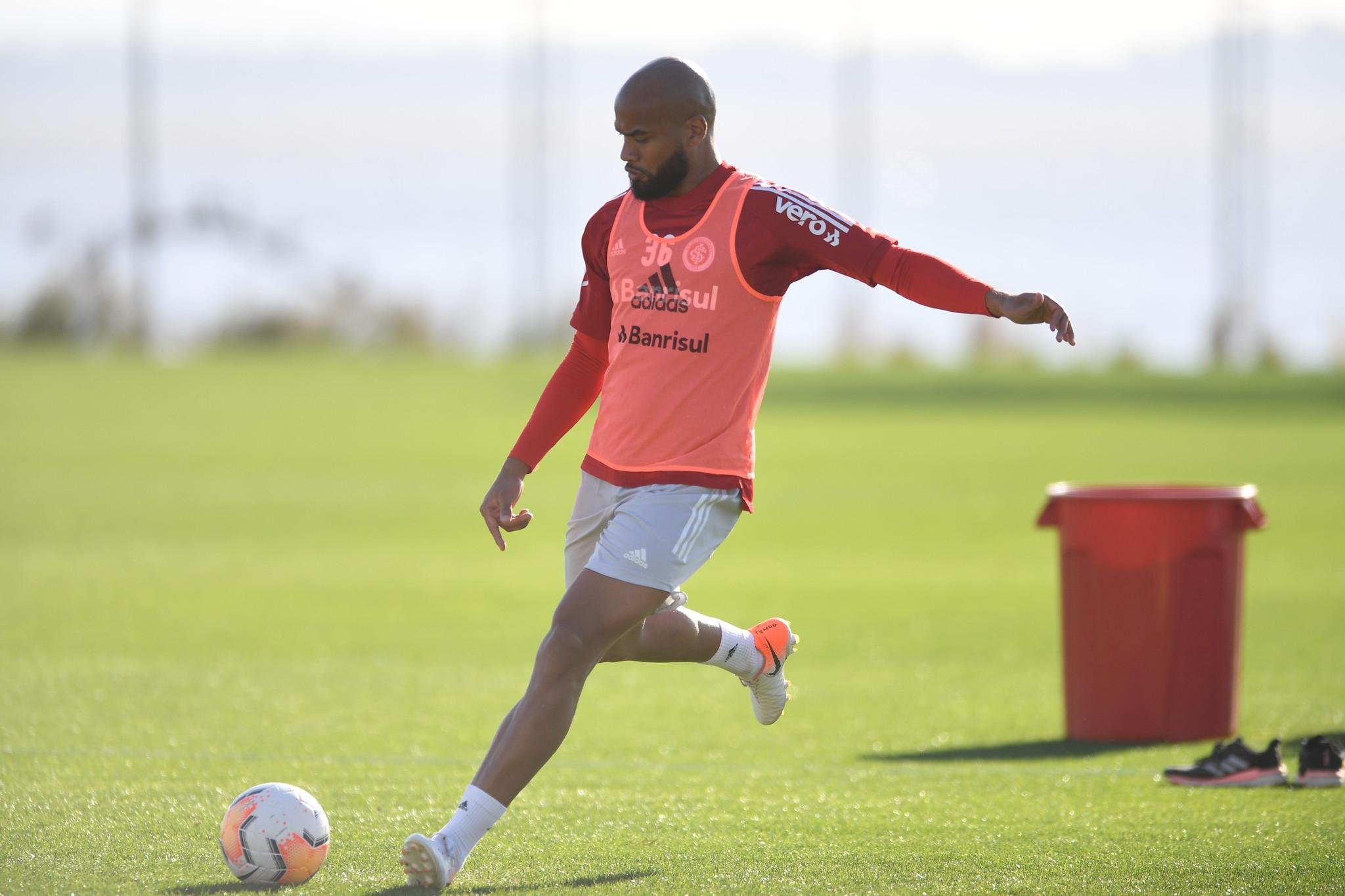 Inter deve ter time misto neste s&aacute;babdo