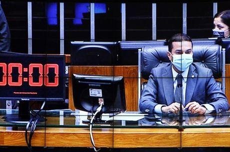 Al&eacute;m das pequenas e m&eacute;dias empresas, poder&atilde;o ter acesso ao empr&eacute;stimo com garantia tamb&eacute;m as associa&ccedil;&otilde;es, as funda&ccedil;&otilde;es de direito privado e as sociedades cooperativas, exceto as de cr&eacute;dito