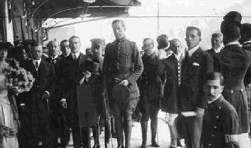 O rei Alberto da B&eacute;lgica, com o presidente Epit&aacute;cio Pessoa, no RJ.