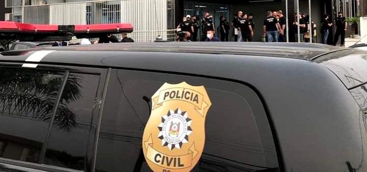 Cerca de 60 agentes cumpriram 16 ordens judiciais, entre mandados de pris&otilde;es tempor&aacute;rias e de busca e apreens&atilde;o