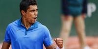 Thiago Monteiro alcança a terceira rodada em Roland Garros