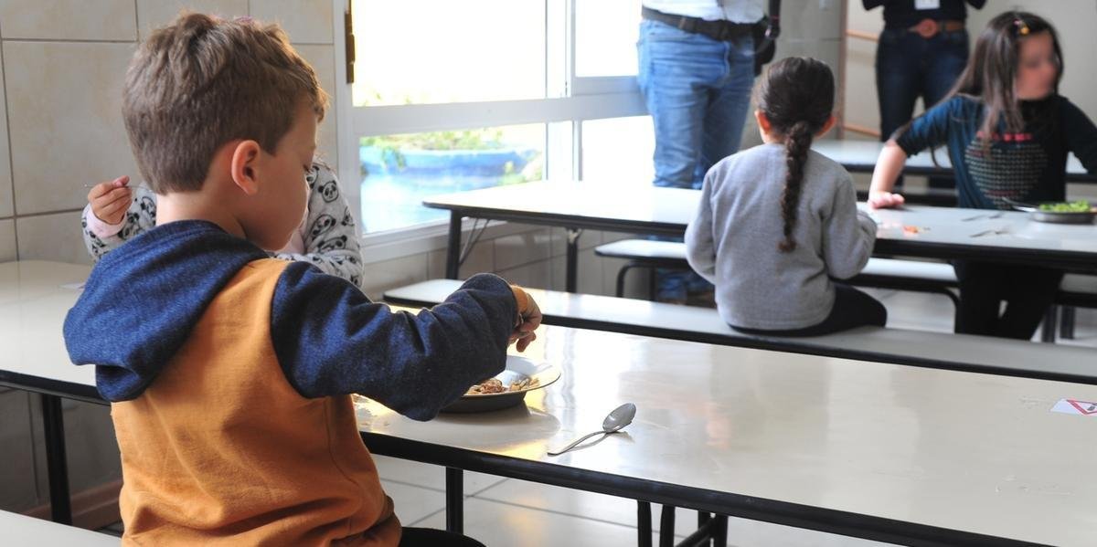 Escolas abriram na semana passada para alimenta&ccedil;&atilde;o e realiza&ccedil;&atilde;o de atividades de entre as crian&ccedil;as